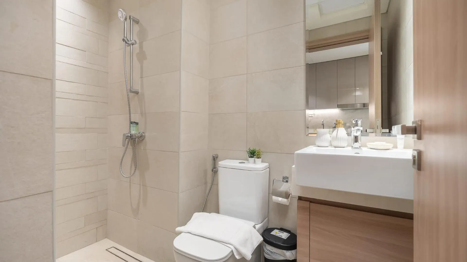 Homey Studio Apartment Perfect For 2 At Azizi Riviera 46 Dubai 0*,  United Arab Emirates