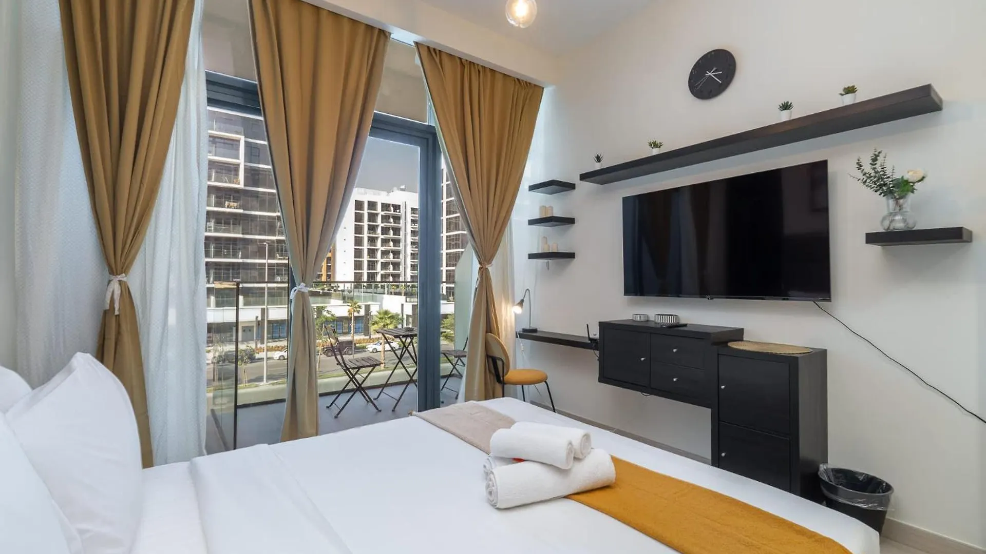 Homey Studio Apartment Perfect For 2 At Azizi Riviera 46 Dubai